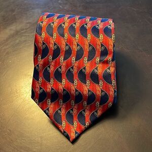 Lanvin Paris Tie. 100% All silk. Beautiful!